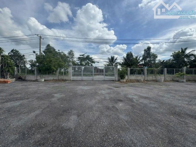 Bán 10.500m2 đất CLN có 300m2 thổ cư, mặt tiền Trương Văn Đa, gần BV Nhi Đồng