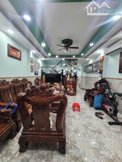 BÁN NHÀ TRƯỜNG CHINH Q12 - 2 TẦNG 96M2 - HẺM XE HƠI - 5.16 TỶ