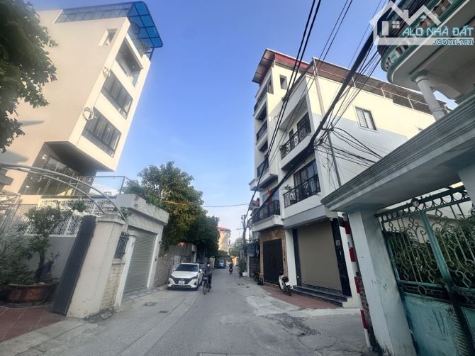 BÁN NHÀ GẦN BIG C LONG BIÊN 82M2, PHÂN LÔ - Ô TÔ TRÁNH- KINH DOANH - GARA - THANG MÁY