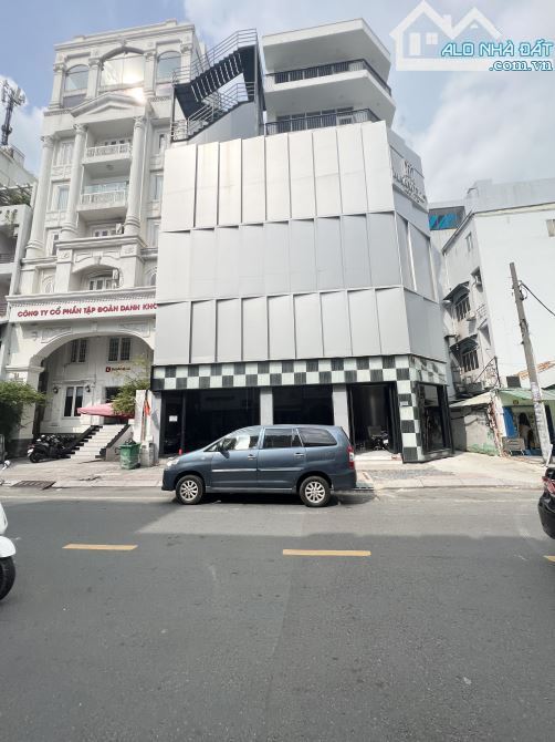Building Hầm 7 Tầng Góc 2MT ngay Trần Quang Khải, Q.1, 8x18m, Thuê 320 triệu, Chỉ 77 Tỷ