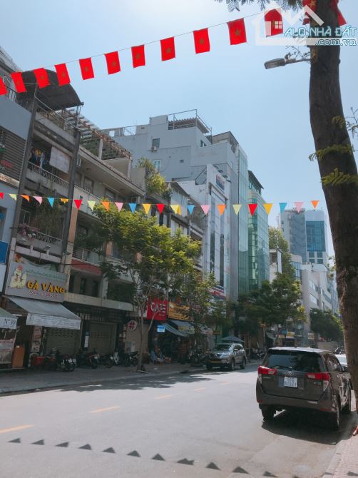 Bán mặt tiền Nguyễn Văn Tráng (DT: 4,4x15m, nở hậu 5,7m) P.Bến Thành, quận 1 - giá 38,8 tỷ