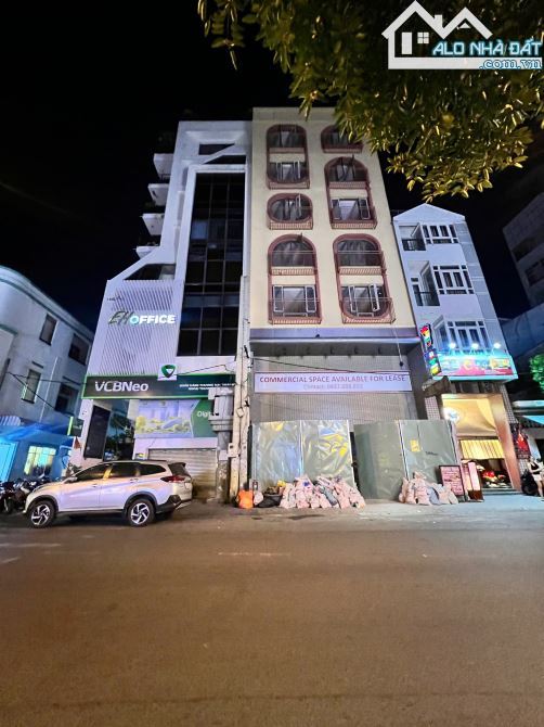 Hàng Hiếm! Toà building MT Trần Hưng Đạo -Q1,5x20m,HĐT: 130tr, Hầm - 7 tầng, giá chỉ 62 tỷ