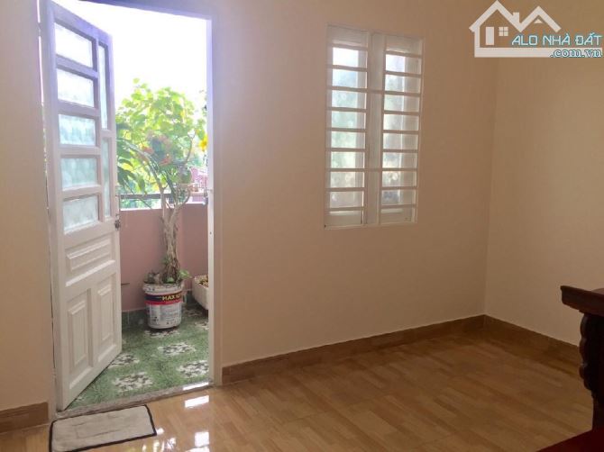 266m2 sử dụng bán nhà 3 tầng hẻm xe hơi 1 đời chủ ở đường Đông Hưng Thuận Quận 12 SHR