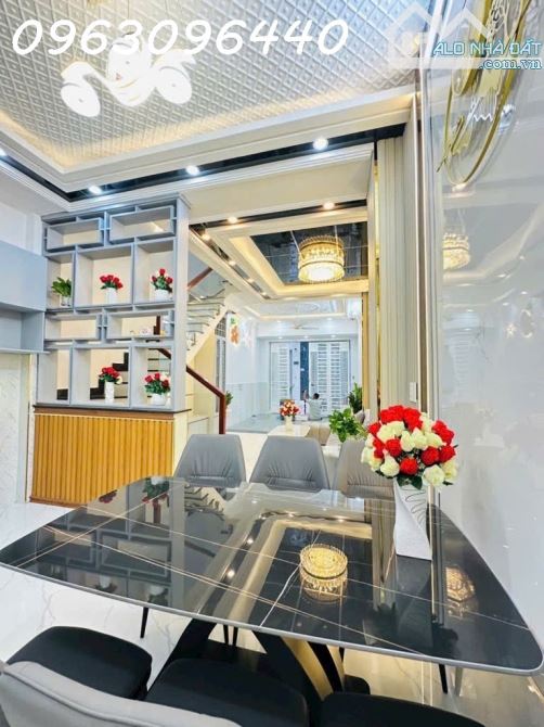 Nhà phố giá rẻ nhất khu Thesun – KDC Sài Gòn Mới, full nội thất cao cấp