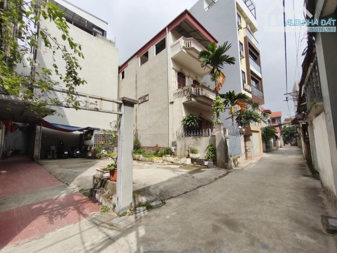 B.ÁN ĐẤT Phúc Đồng-Long Biên - Phố Nguyễn Lam: Lô Góc,Ngõ Thông, Gần Phố, Ôtô Vào Đất.