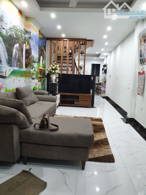 Hiếm có ở Mỗ Lao, nhà đẹp 5 tầng ở luôn, ngõ rộng gần ô tô, 35m2, hơn 7 tỷ