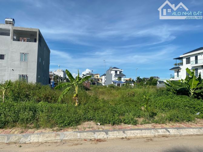 Bán đất phân lô 180m2 khu đô thị Anh Dũng, vị trí đẹp, không lầm lỗi giá chỉ 4.3 tỷ.