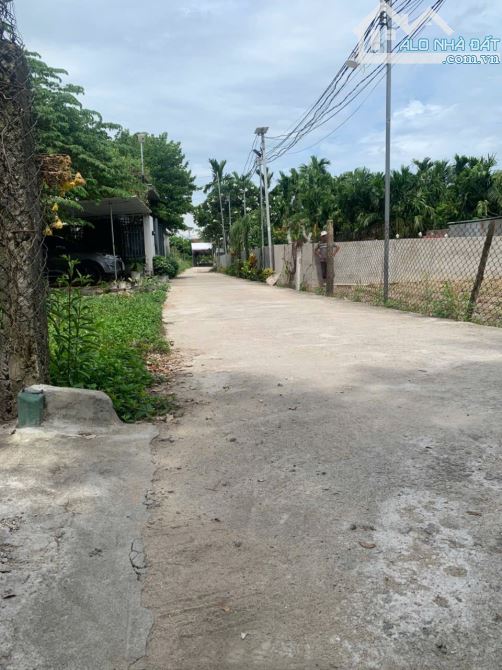 Bán đất gần tttp quảng ngãi ( cách vòng xoay nguyễn công phương 1,8km )