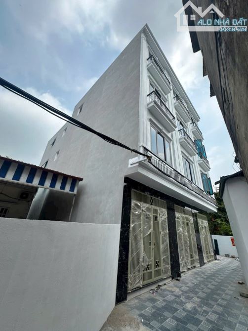 Chính chủ gửi bán nhà liền kề 4 tầng ngõ ô tô đỗ cửa ở Phụng Châu, Chương Mỹ