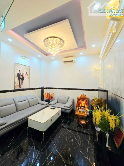 Siêu phẩm – 52.4m² – 4 Tầng– Đường 8M – Long Trường Q9 – 4.x Tỷ