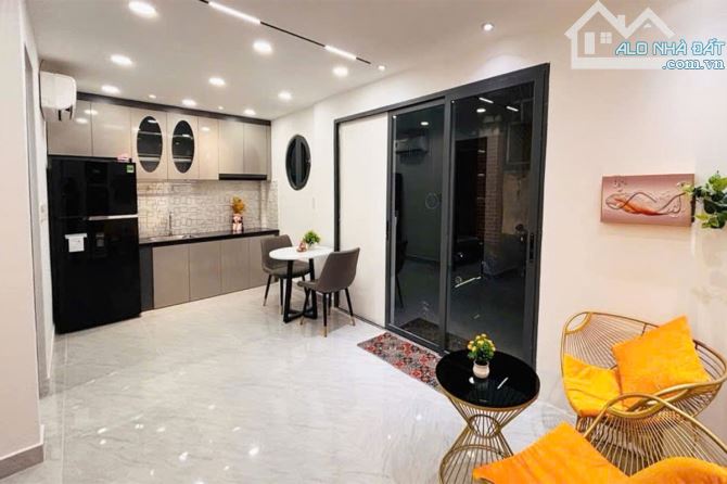 Bán nhà hẻm thông, Cô Giang, Phú Nhuận, 28m² (4.5m x 6m), 3 phòng ngủ - Giá 4.95 tỷ TL