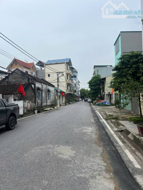 67M2 ĐẤT DV YÊN LŨNG - Ô TÔ TRÁNH - KINH DOANH - CÁCH ĐẠI LỘ THĂNG LONG 200M