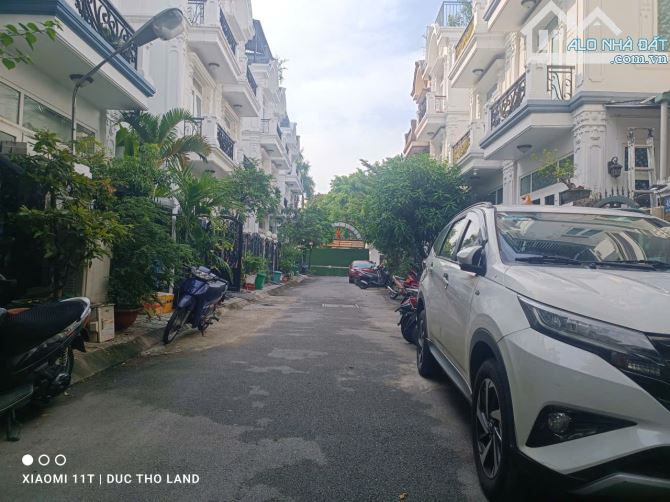 Bán Biệt thự ngang lớn 5.8m khu Vip Hà Huy Giáp gần Ngã Tư Ga, 68m2, 4 tầng, nhỉnh 6Tỷ