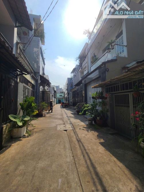 Bán nhà đẹp, giá rẻ Bình Tân - Hẻm xe hơi 1 sẹc Đường số 2 - Chỉ hơn 5 tỷ - 215