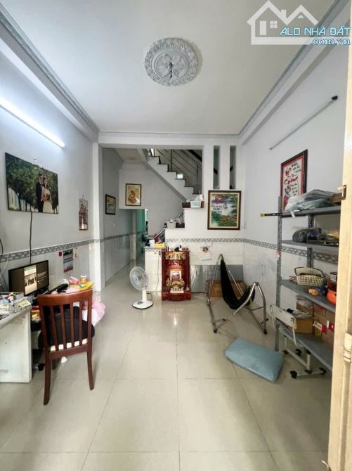 BÁN NHÀ HUỲNH TẤN PHÁT QUẬN 7, 70M2, 2 TẦNG, 3PN, GẦN MẶT TIỀN