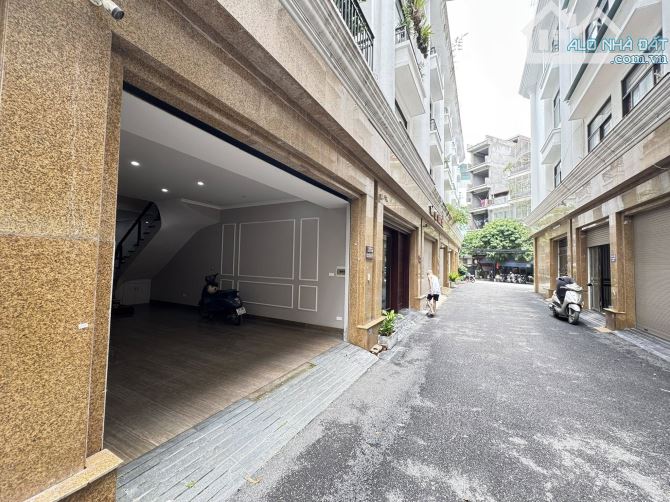 Bán Nhà Phân Lô KĐT Mỗ Lao,Hà Đông Nhà Đẹp Ở Ngay 60m²-5 Tầng- Mặt Tiền 5m Giá Nhỉnh 18 tỷ