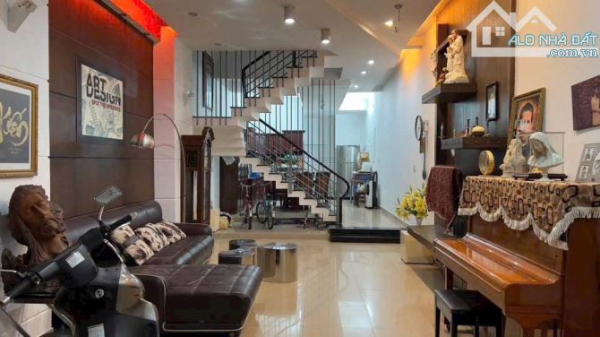 Bán Nhà 1 Trệt 2 Lầu gần Chợ Bửu Long, cách đường Nguyễn Ái Quốc vào chỉ 200m