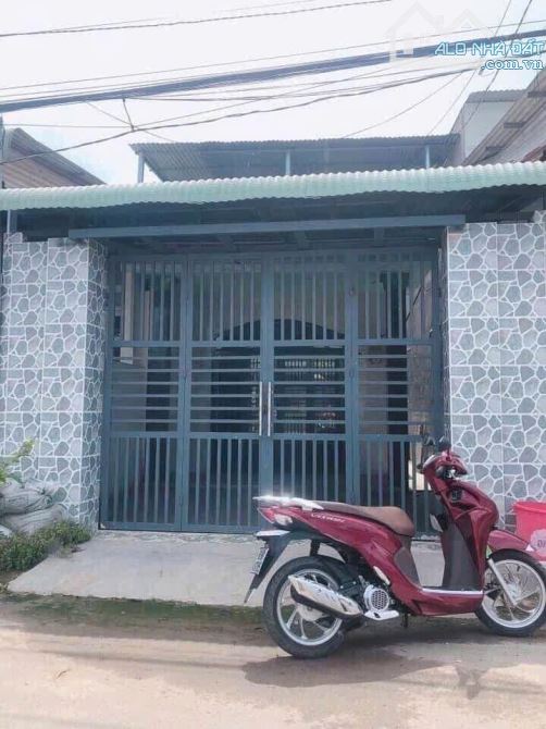 Nhà C4 SHR Bán nằm sẹc đường Trịnh Thị Miếng thới tam thôn, hóc môn Giá 830tr