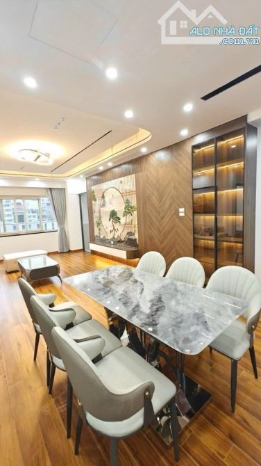 ✨ CHUNG CƯ CAO CẤP - MẶT PHỐ TRẦN THÁI TÔNG💎 3 NGỦ LÔ GÓC – FULL NỘI THẤT💯