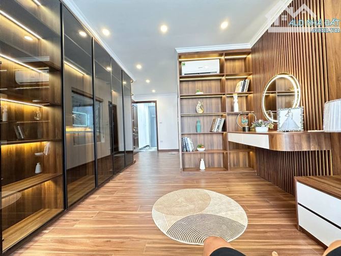 BÁN NHÀ NGỌC KHÁNH BA ĐÌNH 6 TẦNG THANG MÁY NỘI THẤT SANG XỊN-56M 6 TẦNG GIÁ 18,5 TỶ.