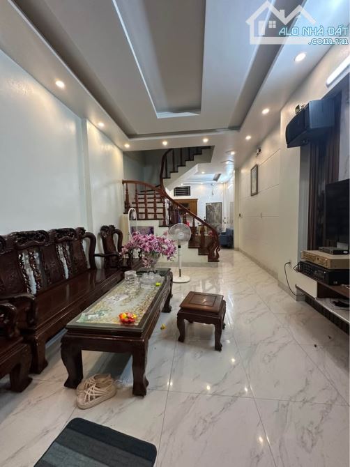 Cần bán gấp căn nhà 4t,48m tại Ngô Quyền ,Hà Đông, ngõ rộng ô tô gần nhà chỉ 8t