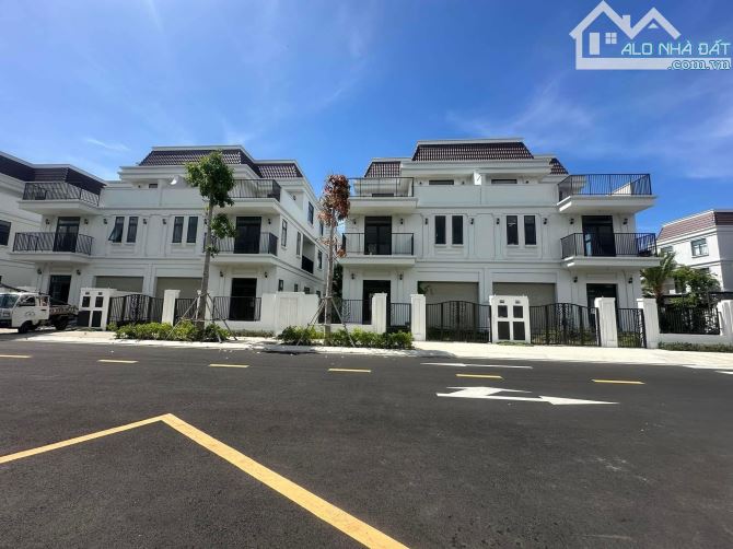 Bán nhà liên kế La Vida Vũng Tàu, đường rộng 11,5m, 4 lầu giá tốt nhất khu vực