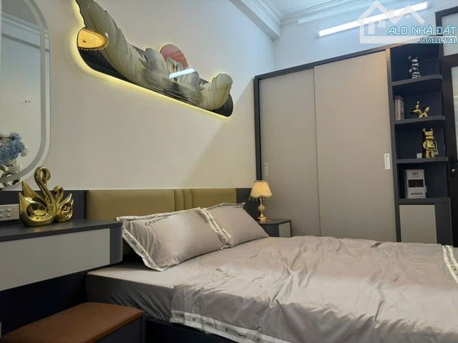 Siêu Phẩm Nhà Mỹ Đình 5 Tầng, 42m², Nội Thất Xịn, Giá 8,15 Tỷ