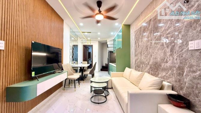 Bán nhà căn góc Lý Chính Thắng Q.3, 4T, full nội thất xịn sò, nở hậu tài lộc, chỉ 5.x tỷ·