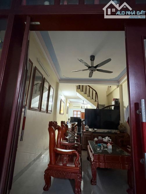 CẦN BÁN GẤP - Nhà 4 tầng - 62m2 - Ô Tô Đỗ Cửa - Chỉ 5.1 Tỷ
