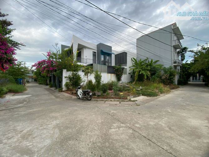 Bán đất 2 mặt tiền Lại thế , phường Phú Thượng , Tp Huế