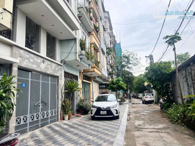 Phân Lô ÔTô Vỉa Hè Rộng Nghĩa Tân - DT 70m2 × 6 Tầng - Nhà Dân Xây - Kinh Doanh Sầm Uất