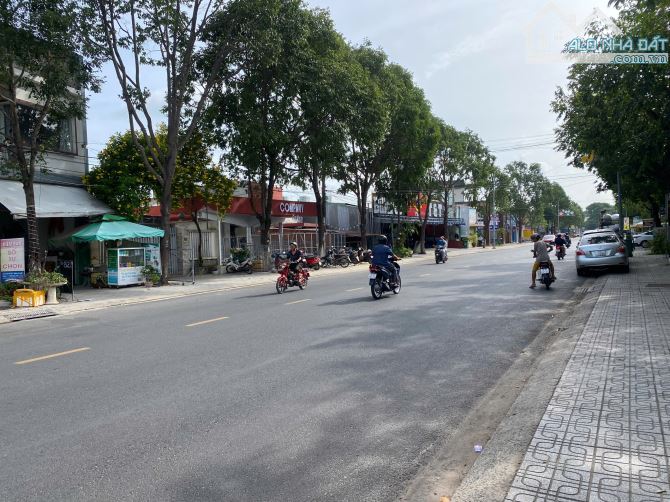 Cần bán nhà đang cho thuê mặt tiền đường Nguyễn Trãi - Phường 4, TP tây Ninh