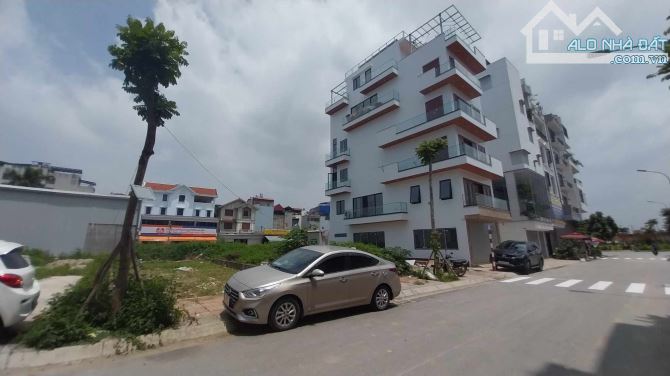 Đất Phân Lô Tái Định Cư Ngọc Thụy, Long Biên, 80m2, MT5.6m, Vỉa Hè, Kinh Doanh, Ô tô Tránh