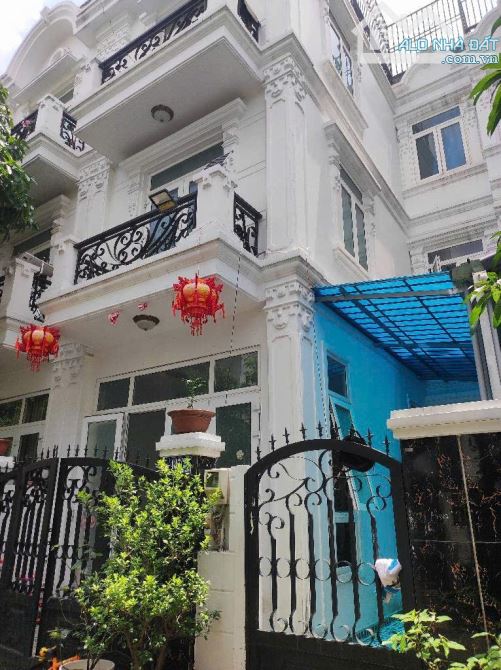 Bán nhà 4 tầng đường HÀ HUY GIÁP, thường THẠNH XUÂN, Q12,dt68m²(5,8x12). Hẻm 6m.Giá 6,3tỷ