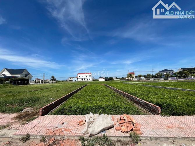 Bán lô đất  biển  Quất Lâm  DT 100m2 giá 1,6 tỷ gần bãi tắm và gần Flamingo