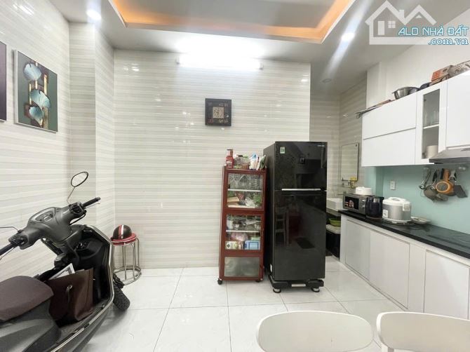 🌹CMT8, 46M2, 4 TẦNG, 3 PN, 3WC, PHƯỜNG 5, QUẬN TÂN BÌNH, GIÁ 7.39 TỶ🌹.