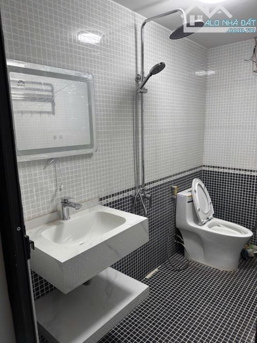 NHÀ ĐẸP VŨ TÔNG PHAN--NGÕ XE BA GÁC--GẦN PHỐ-VỀ Ở NGAY-40M2-5 TẦNG-9,3 TỶ