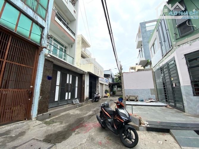 Nhà 4 Tầng hẻm xe hơi 5m đường TÂN THỚI HIỆP 29, Q12,  90m2 (5 x 18), gần Giáo xứ Chợ Cầu