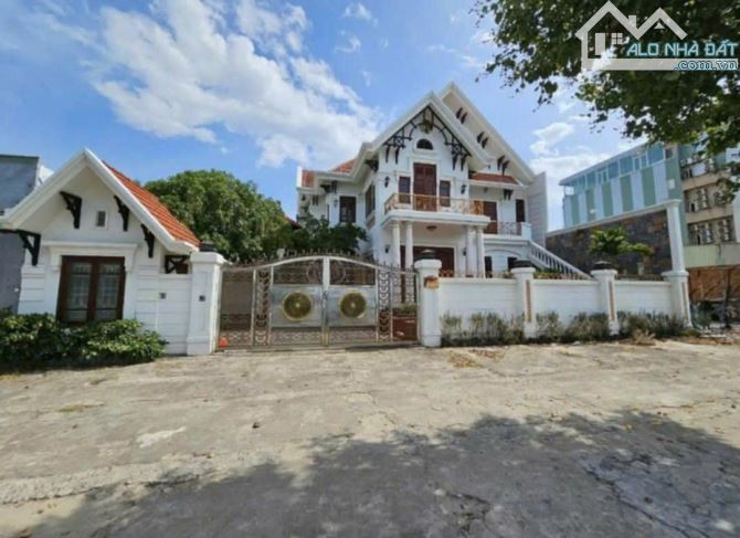 SIÊU PHẨM BIỆT THỰ VIP NGUYỄN TẤT THÀNH – VIEW TRỰC DIỆN BIỂN ĐÀ NẴNG