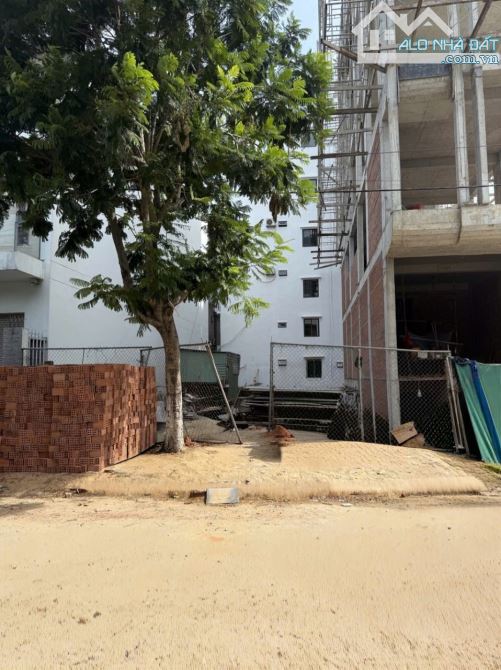( Cặp đất đẹp duy nhất còn sót lại – Đất mặt tiền đường An Đồn 4- Sơn Trà. 183m – ngang 9m
