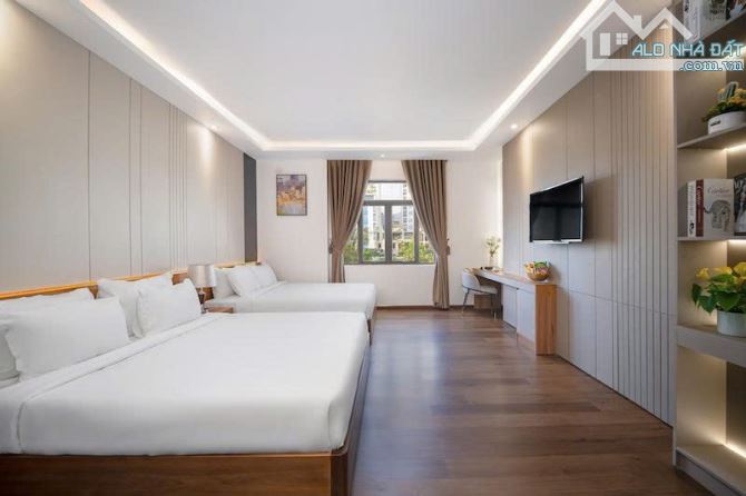 *Bán Khách sạn 9 Tầng đường Lê Thước, gần Đỗ Thế Chấp, dt 191m2, giá 45 Tỷ