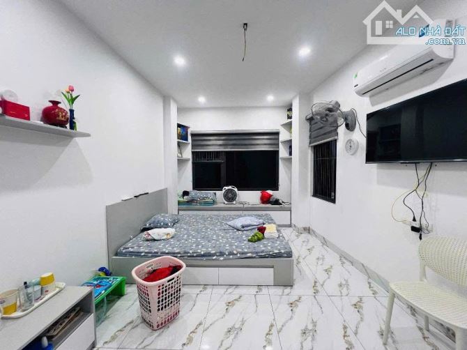 Siêu phẩm lô góc Mỹ Đình 40m², 6 tầng, tặng full nội thất, giá 9 tỷ