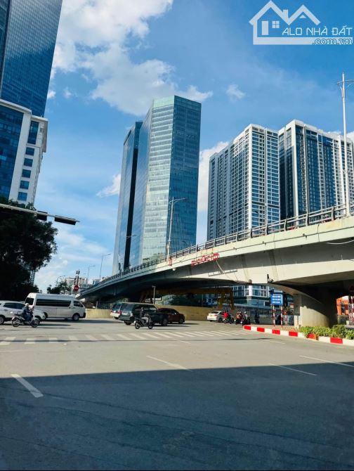 PHỐ KIM MÃ- CHỈ 9 TỶ- Ô TÔ ĐỖ CÁCH 10M- QUY HOẠCH RA MẶT PHỐ