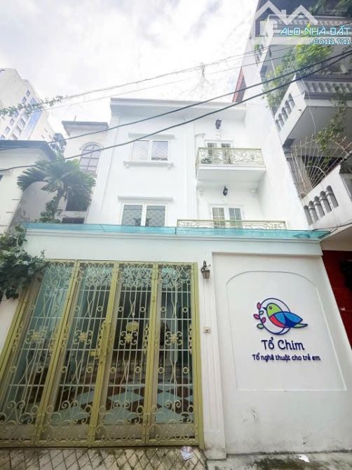 cho thuê nhà ngõ 106 Hoàng Quốc Việt 80m, 3 tầng, gara ô tô.
