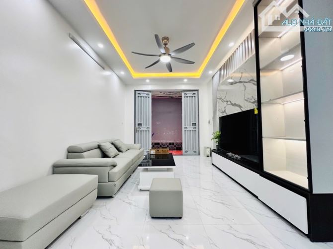 🏡CẦU GIẤY NHÀ ĐẸP GẦN Ô TÔ NHÀ DÂN XÂY 5T CHẮC CHẮN  ✅Dt 35m2  ✅Mt 4.8. ✅Giá chào 7.4 tỷ