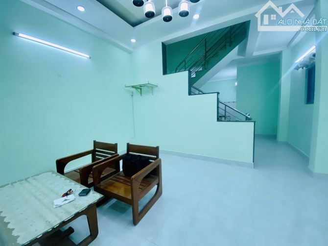Gấp bán nhà 9/... đường Nguyễn Du, F7, quận Gò Vấp, 49m2, 2 tầng, 2PN, 2WC, nhỉnh 5 tỷ