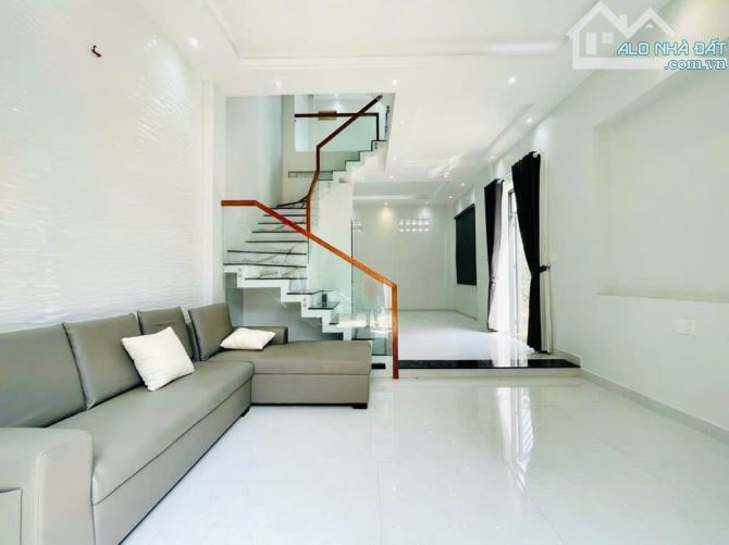 Bán nhà đẹp 3 tầng khu VIP Gò Vấp - HXH ngủ trong nhà - ngang khủng 5m - nhỉnh 6 tỷ