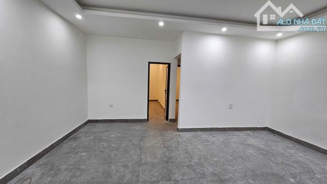 Nhà Đẹp Chi Đông, Mê Linh - Ô Tô Đỗ Sân - Đầy Đủ Nội Thất - Giá Tốt