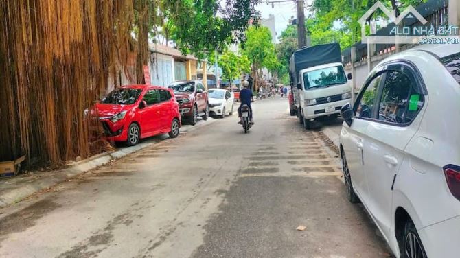BÁN NHÀ ĐƯỜNG AN DƯƠNG VƯƠNG, CÓ GARA TẦNG 1, LÔ GÓC, TẶNG NỘI THẤT