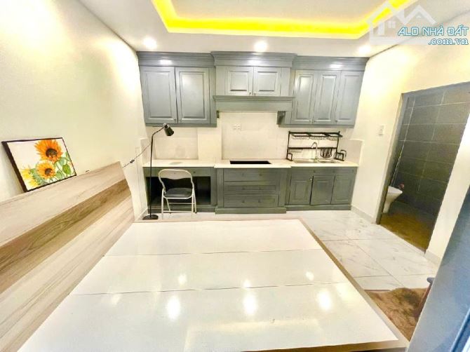 CĂN HỘ DỊCH VỤ 5 TẦNG - 15 PHÒNG DOANH THU 55TR/TH